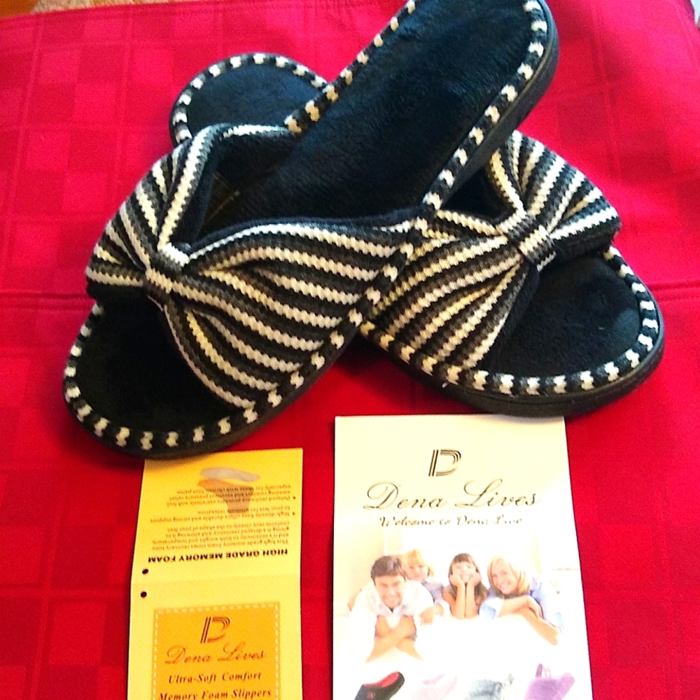 Women's memory foam slippers
